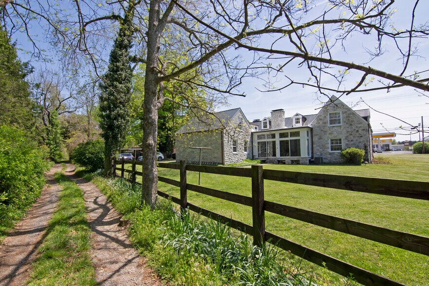 More Photos Of 8789 Seneca Trail South, Ronceverte Office For Sale