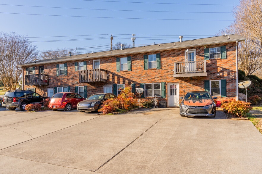 More Photos Of 369 Warren St, Madisonville Multifamily For Sale