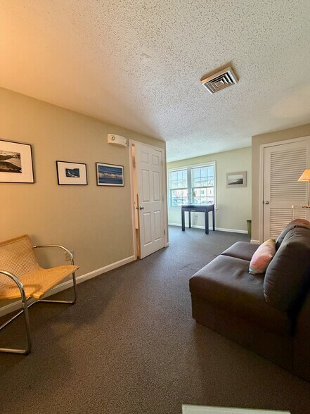 More Photos Of 433 US Route 1, York Medical For Sale