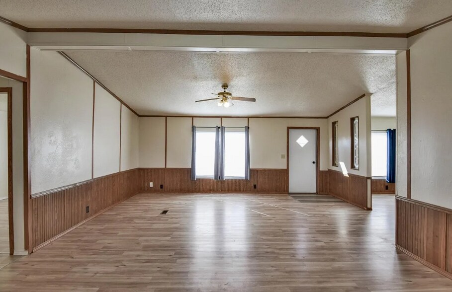 More Photos Of 4040 Dillard Ct, Joshua Specialty For Sale