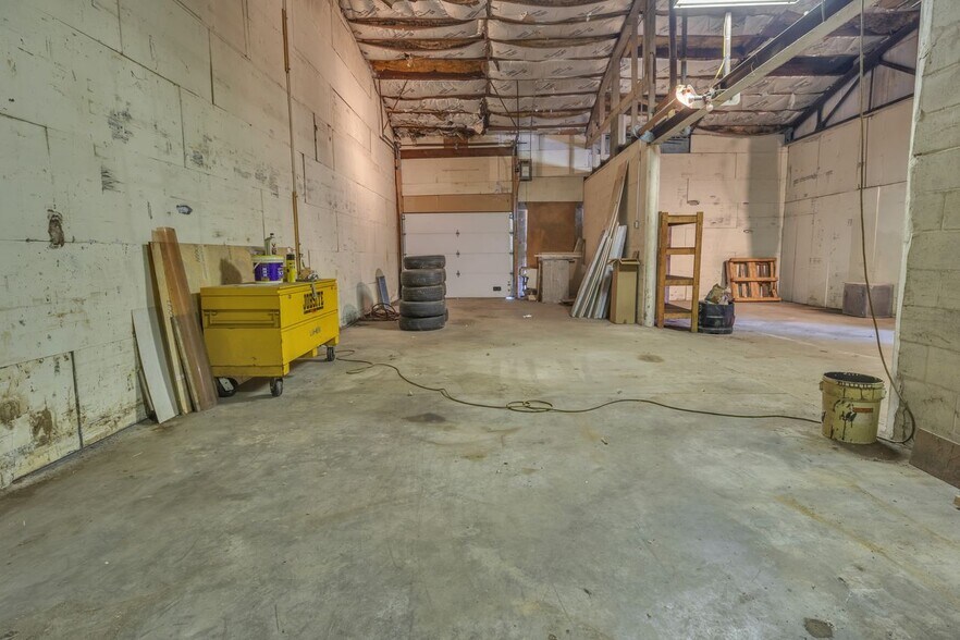 More Photos Of 1100 N Main St, Mount Vernon Industrial For Sale