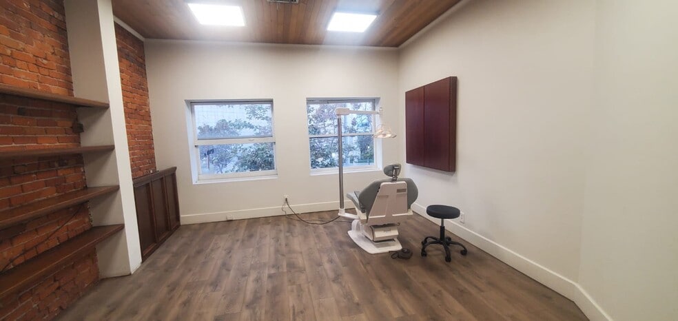 More Photos Of 412 W 4th St, Santa Ana Storefront Retail Office For Lease