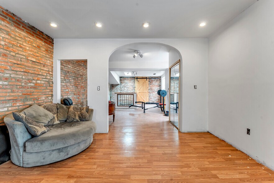 More Photos Of 1500 W Baltimore St, Baltimore Storefront Retail Residential For Sale