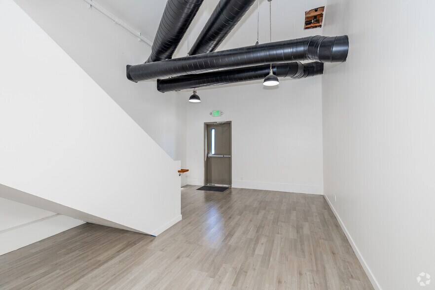 More Photos Of 3487 Collins Ave, Richmond Light Distribution For Lease