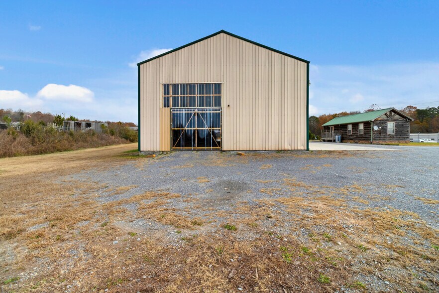 More Photos Of 372 Jones St, Decatur Industrial For Lease