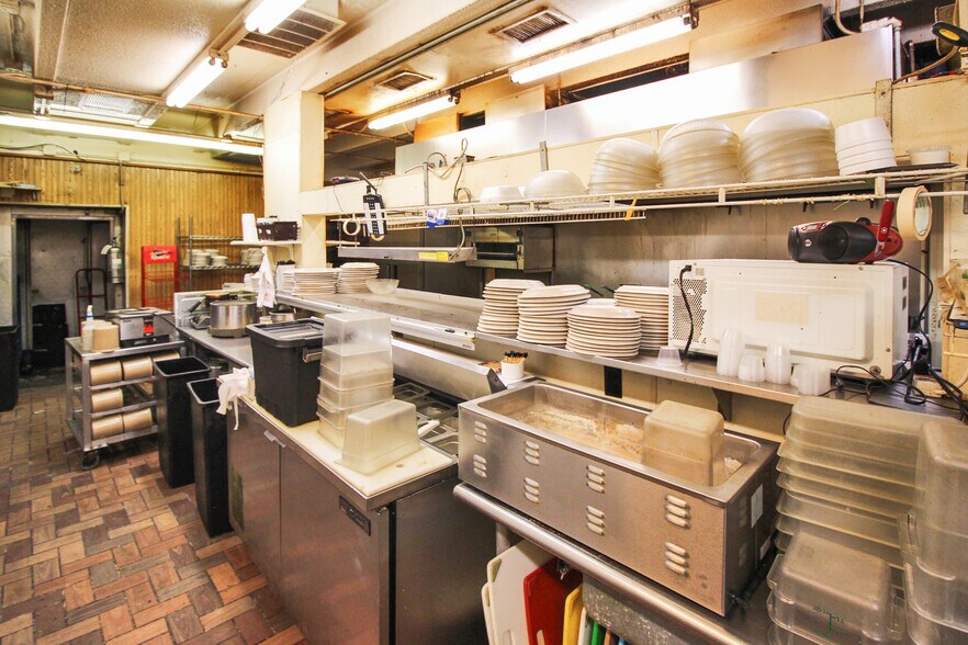 More Photos Of 1420 W Jackson St, Macomb Restaurant For Sale