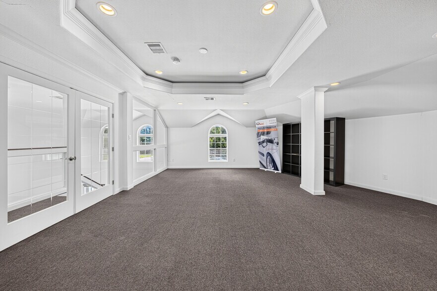 More Photos Of 26214 Hunter Ln, Katy Light Distribution For Lease