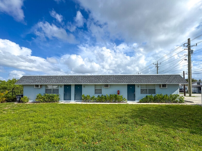 More Photos Of 3307 Windsor Ave, West Palm Beach Apartments For Sale