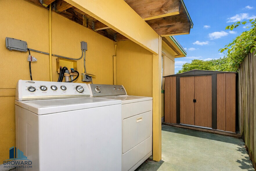 More Photos Of 255 SW 15th St, Dania Beach Apartments For Sale