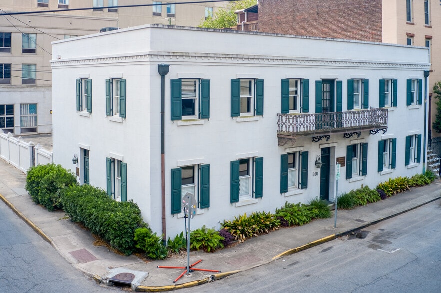 More Photos Of 301 W York St, Savannah Office For Sale
