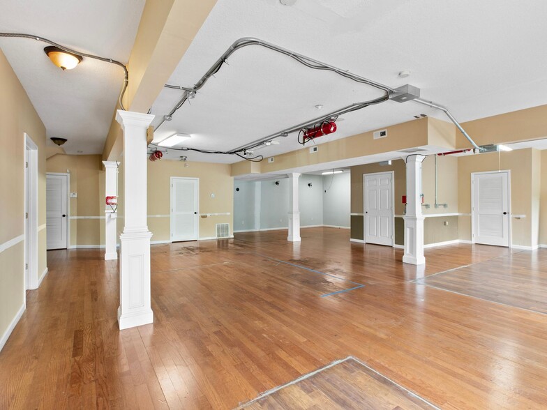 More Photos Of 2690 Hendersonville Rd, Fletcher Medical For Lease