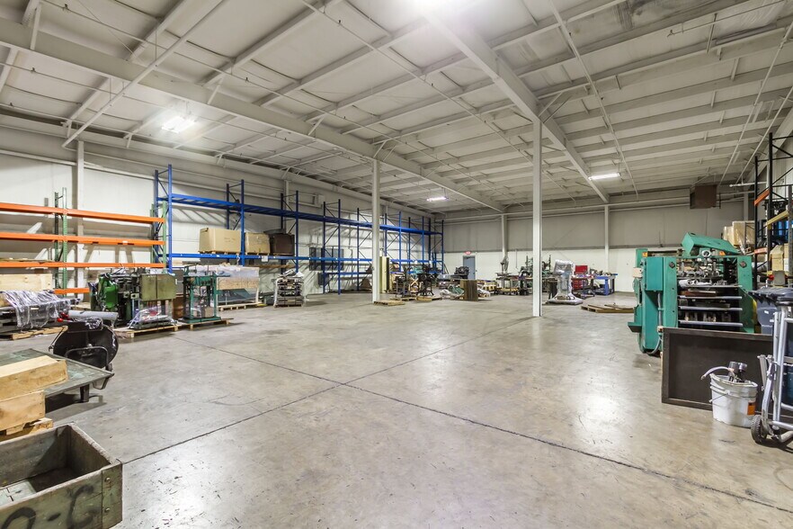More Photos Of 2081 Division St, Palmyra Manufacturing For Lease