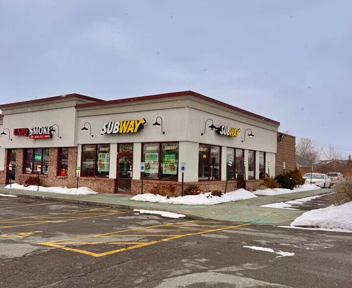 More Photos Of 4243 Lakeville Rd, Geneseo Storefront For Lease