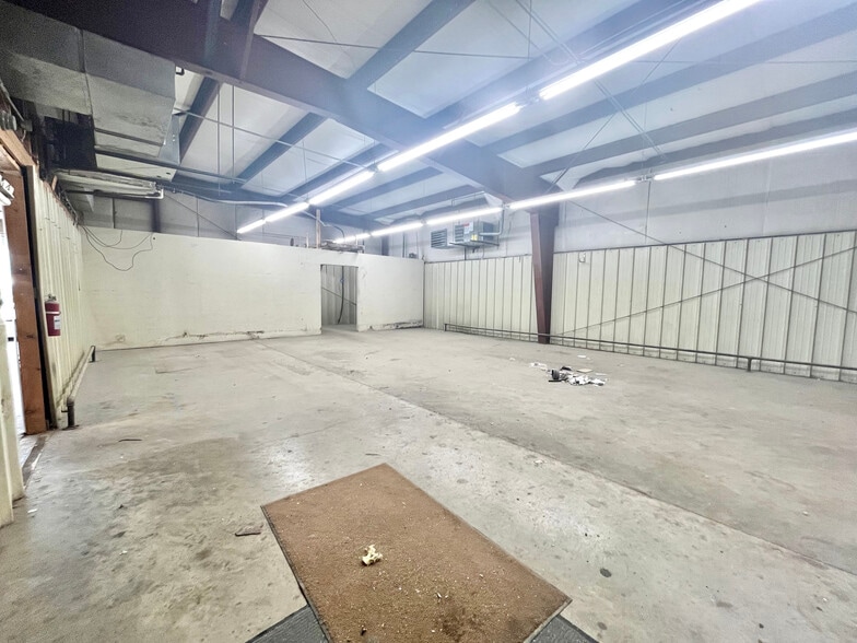 More Photos Of 1709 E 7th St, Atlantic Storefront Retail Office For Sale