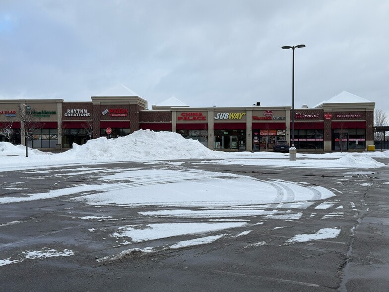 More Photos Of 20 Cottrelle Blvd, Brampton Restaurant For Sale