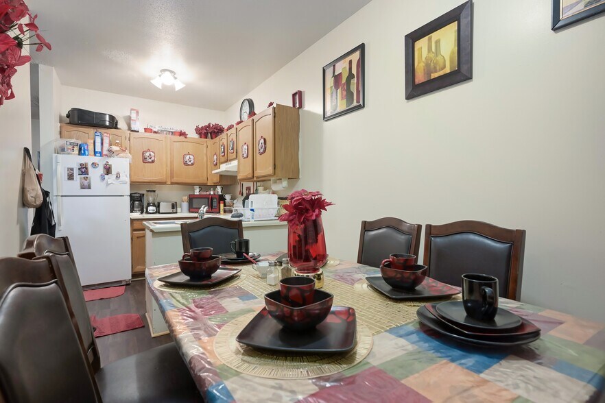 More Photos Of 904 Rice St, Saint Paul Apartments For Lease