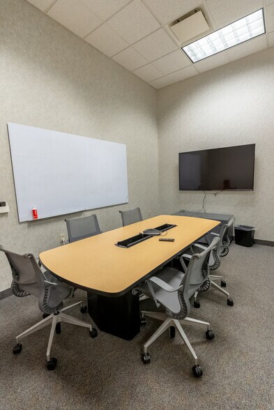 More Photos Of 6900 W 110th St, Bloomington Office For Lease