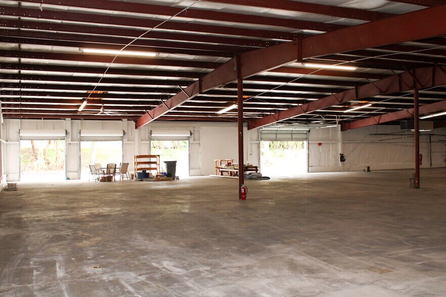 More Photos Of 10980 Enterprise Ave, Bonita Springs Warehouse For Lease