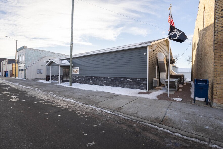 More Photos Of 317 Studdart Ave, Graceville General Retail For Sale