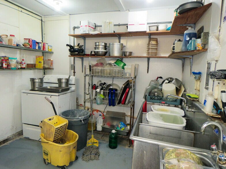 More Photos Of 809 Wood Ave, Woodsboro Restaurant For Sale