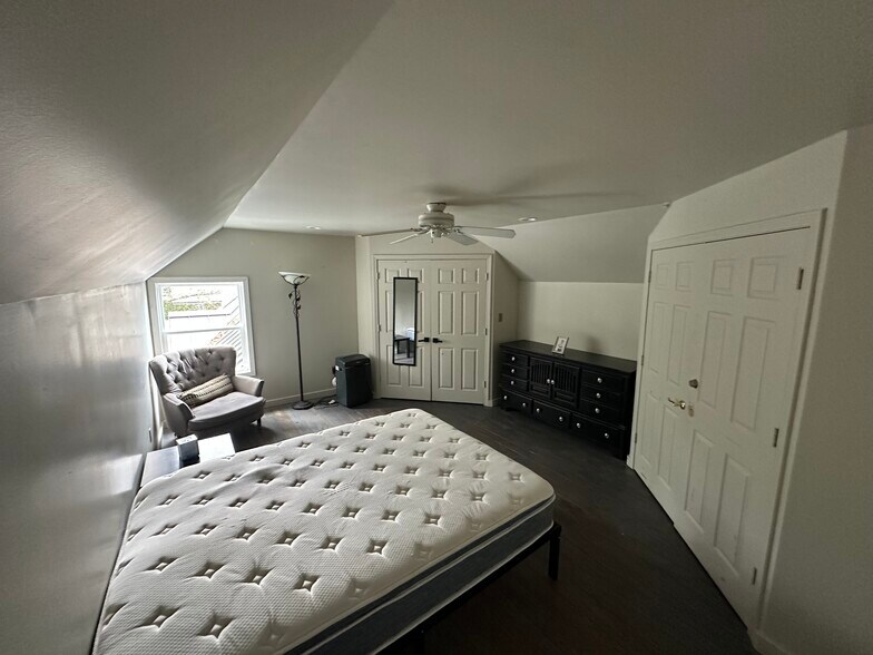 More Photos Of 430 Carolina Way, Highlands Flex For Sale