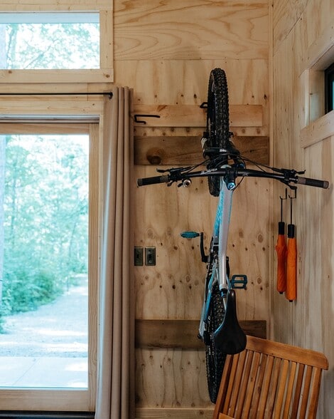 More Photos Of 22642 Highway 6 N, Crosby Hotel For Sale