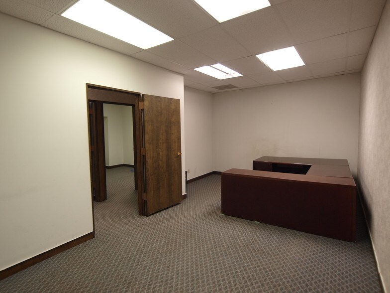 More Photos Of 2 E Long Ave, Dubois Coworking Space