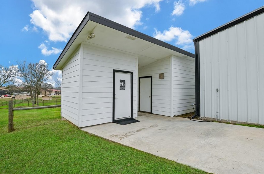 More Photos Of 8811 FM 359 Rd, Richmond Specialty For Sale