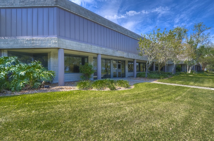 More Photos Of 8507 Benjamin Rd, Tampa Unknown For Lease