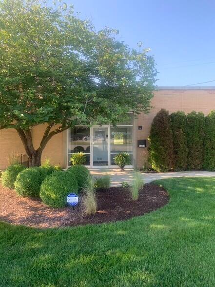 More Photos Of 4139 W 123rd St, Alsip Service For Sale