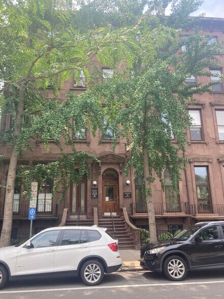 Primary Photo Of 818-824 Pine St, Philadelphia Medical For Lease