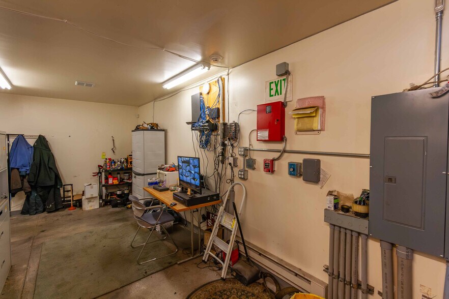 More Photos Of 4700 Marketplace Dr, Johnstown Warehouse For Sale