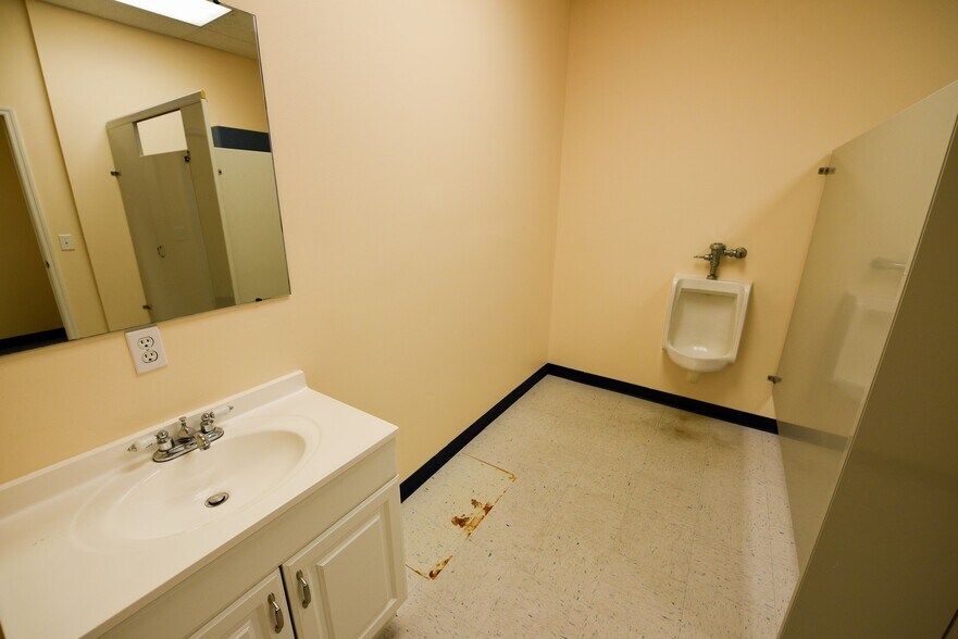 More Photos Of 1209 Tech Blvd, Tampa Loft Creative Space For Lease