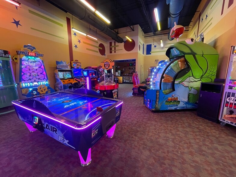 More Photos Of 101 Franks Rd, Marengo Bowling Alley For Sale