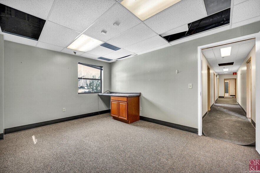 More Photos Of 351 Burnham St, East Hartford Light Manufacturing For Sale