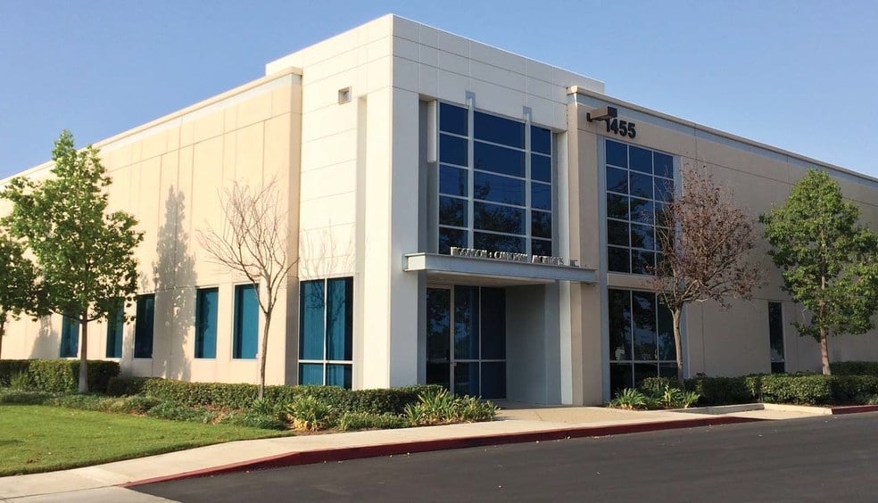 More Photos Of 1455 W Park Ave, Redlands Showroom For Sale