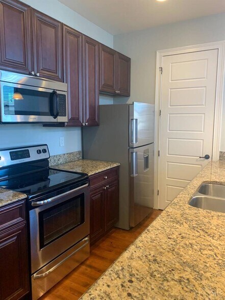 More Photos Of 255 Warner St, Cincinnati Apartments For Sale