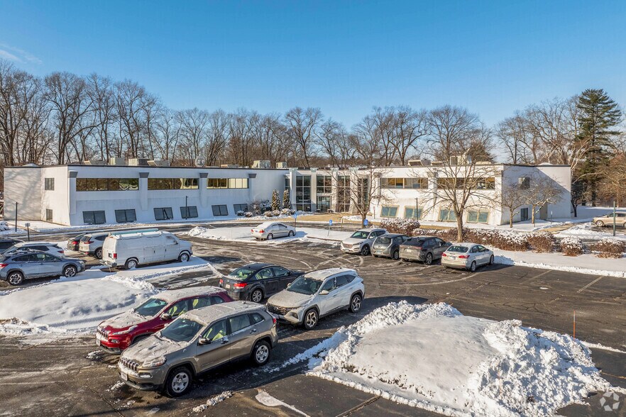 Primary Photo Of 8 Griffin Rd N, Windsor Office For Sale