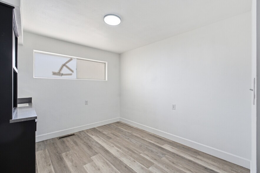 More Photos Of 1012 Hale Ave, Corcoran Office Residential For Sale