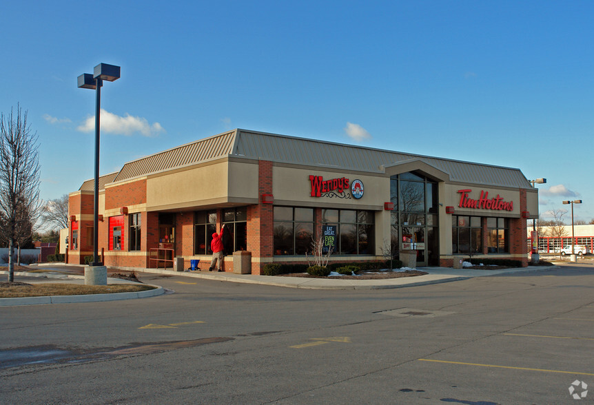 Primary Photo Of 9197-9199 Highland Rd, White Lake Fast Food For Sale