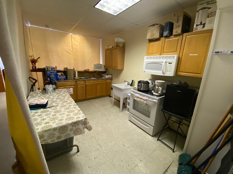 More Photos Of 65-67 Watervliet Ave, Albany Apartments For Lease