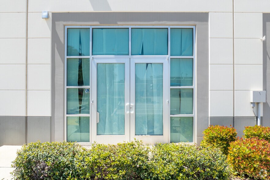 More Photos Of 1401 W Fairway Dr, Santa Maria Warehouse For Sale