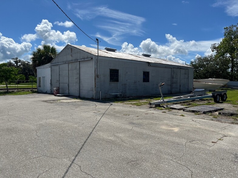More Photos Of 523 Pear St, Sebring Warehouse For Sale