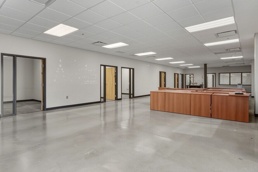More Photos Of 3370 Drennan Industrial Loop S, Colorado Springs Flex For Lease