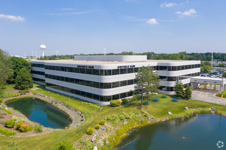 More Photos Of 2221 Camden Ct, Oak Brook Office For Lease