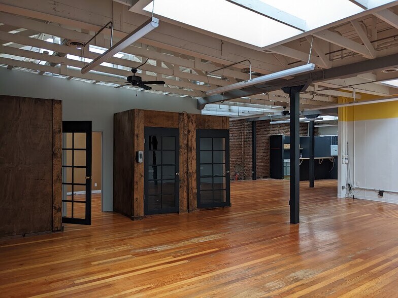 More Photos Of 230-236 8th St, San Francisco Light Manufacturing For Lease