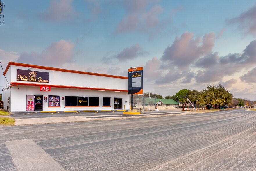 More Photos Of 7819 S Pipers Creek, San Antonio Freestanding For Sale