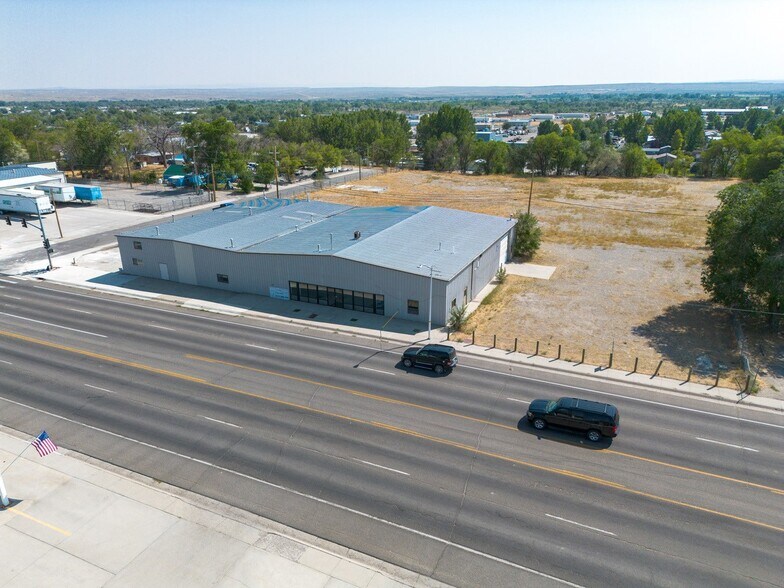 More Photos Of 801 W Main St, Riverton Warehouse For Sale