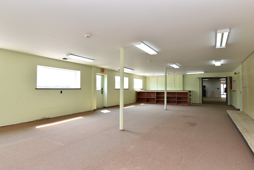 More Photos Of 38148 Bi State Blvd, Delmar Flex For Lease