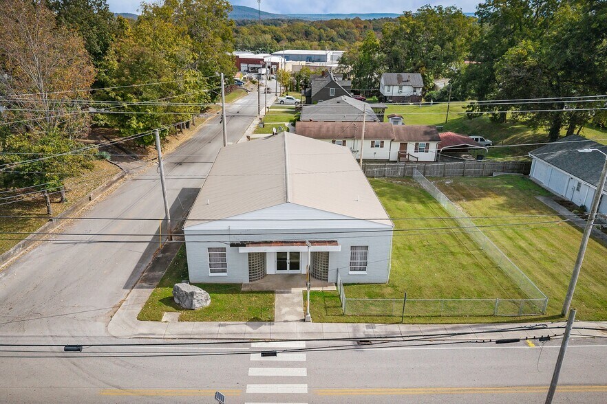 More Photos Of 310 N Spring St, McMinnville General Retail For Sale
